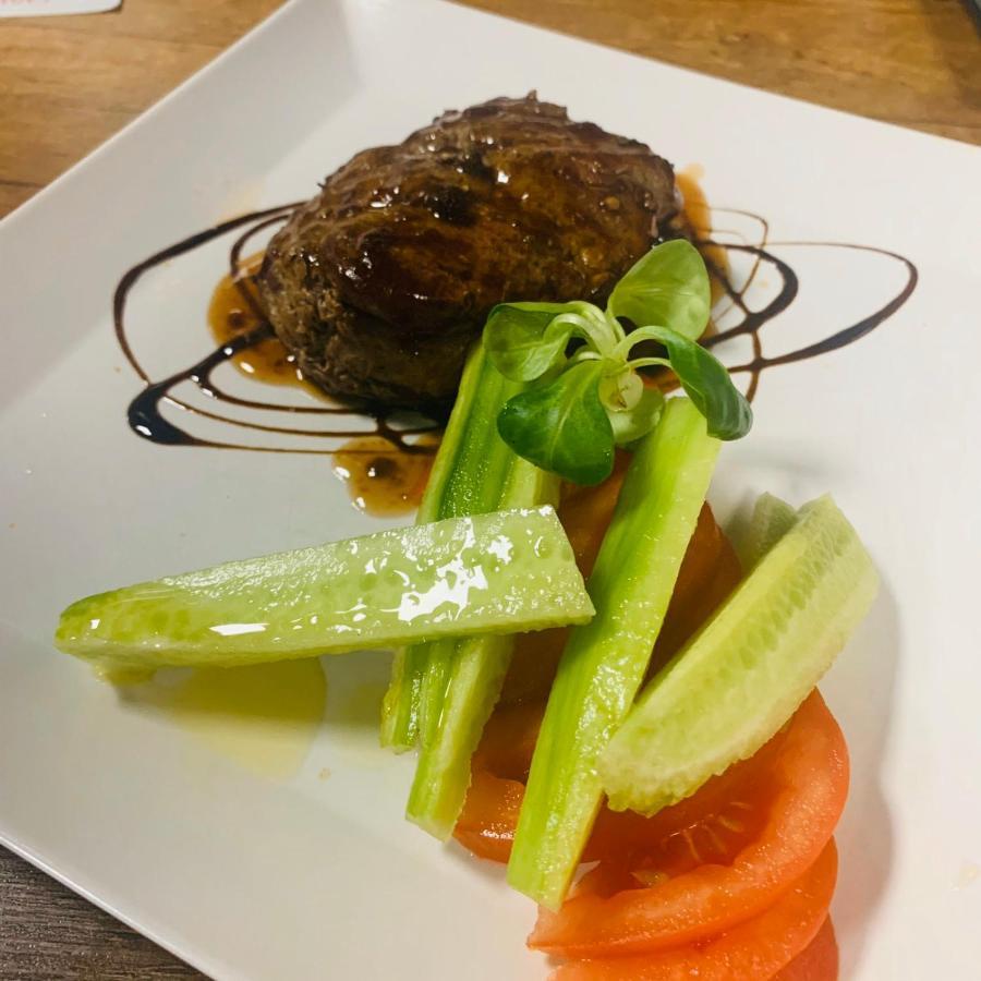 Acktion Deluxe 호텔 슈멘 외부 사진